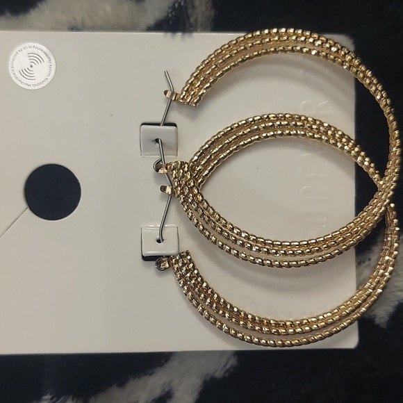 NWT Forever 21 gold hoops - Picture 1 of 3